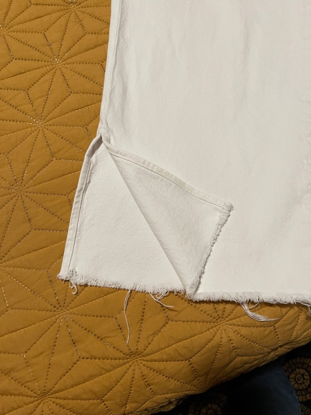 Kensie High-Rise Wide-Leg Jeans in White - Picture 2 of 5